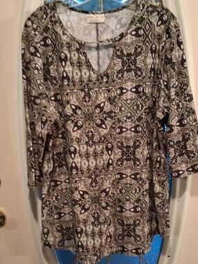 Bobbie Brooks Olive Green and Black Printed Tunic